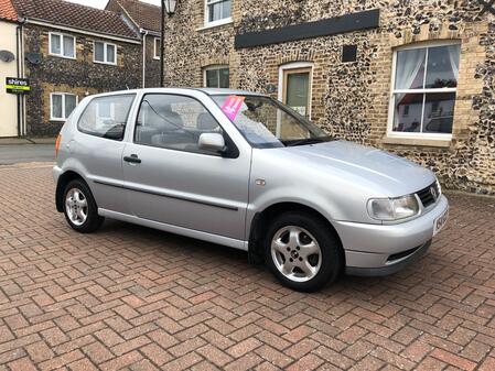 VOLKSWAGEN POLO 