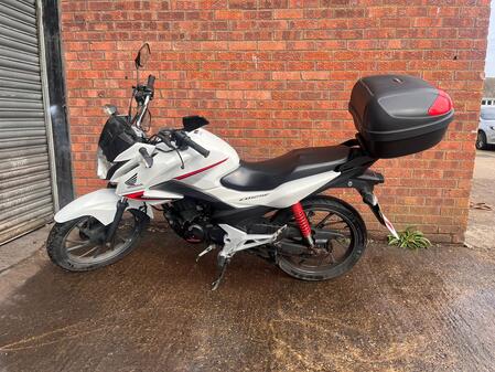 HONDA CB125F 