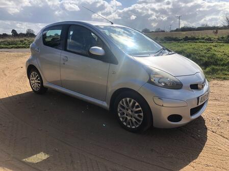 TOYOTA AYGO 1.0 VVT-i Platinum
