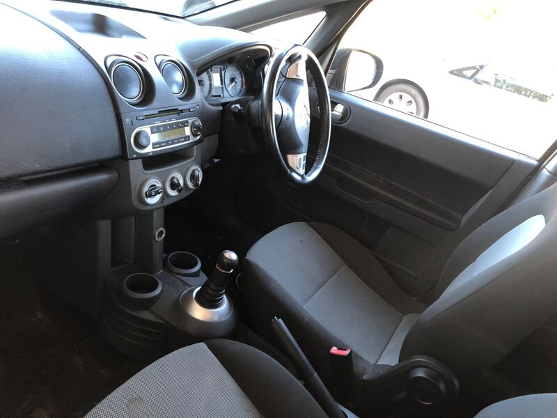 MITSUBISHI COLT