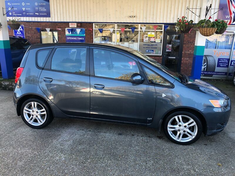 MITSUBISHI COLT